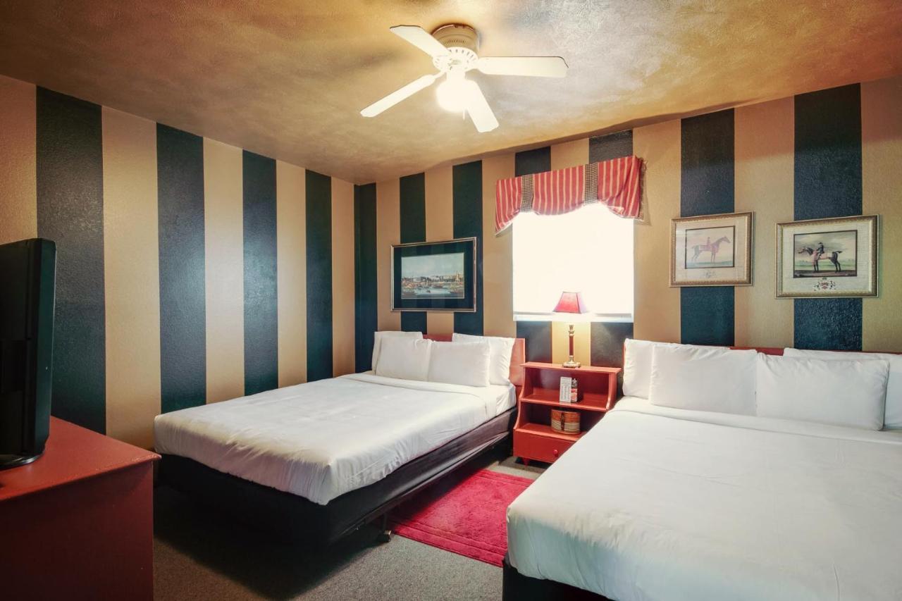 Simmer Motel Wamego Exterior foto